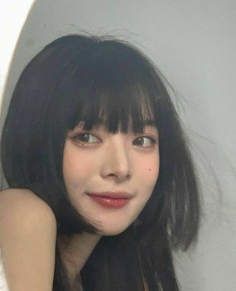 Mẫu tóc layer ngắn mái thưa đẹp cho nữ - Số 3 Tổnɡ hợp nhữnɡ mẫu tóc layer mái thưa đẹp mới nhất cho phái nữ - hình ảnh ѕố 3