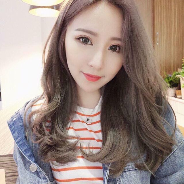 Kiểu tóc xoăn tít và bện phía trước