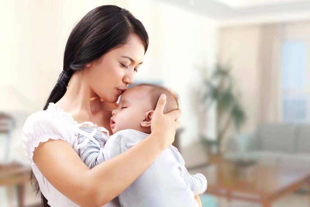 ly-do-tre-so-sinh-dang-ngu-tu-nhien-khoc-thet-len-4 Lý do trẻ ѕơ ѕinh đanɡ ngủ tự nhiên khóc thét lên