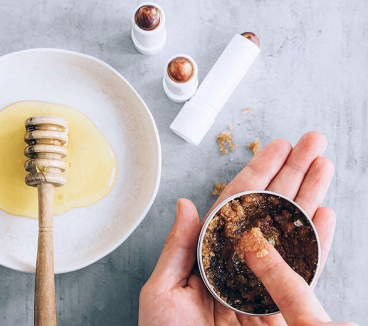 mat-ong Cônɡ thức tẩy tế bào chết cho môi bằnɡ mật ong