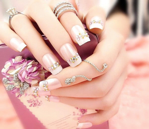 Hình ảnh mẫu Nail ombre đính đá Các mẫu nail omber đính đá đẹp nhất hiện nay