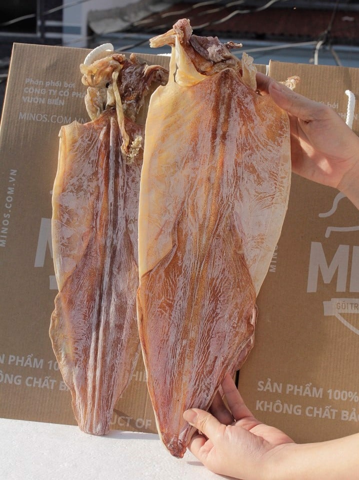 mg_8166_d6aa523fb353408b888810e653972a5f_master Mực khô Mi Nơ VIP (6-9 con/kg) - 500g/túi