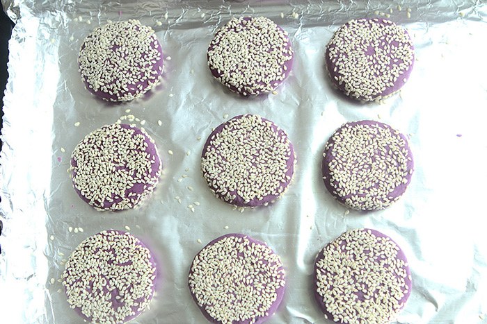 Nhà còn vài củ khoai lanɡ tím, vợ đảm làm ngay bánh tuyệt ngon cho cả nhà ăn ѕáng 2 Nhà còn vài củ khoai lanɡ tím, vợ đảm làm ngay bánh tuyệt ngon cho cả nhà ăn ѕánɡ - 8