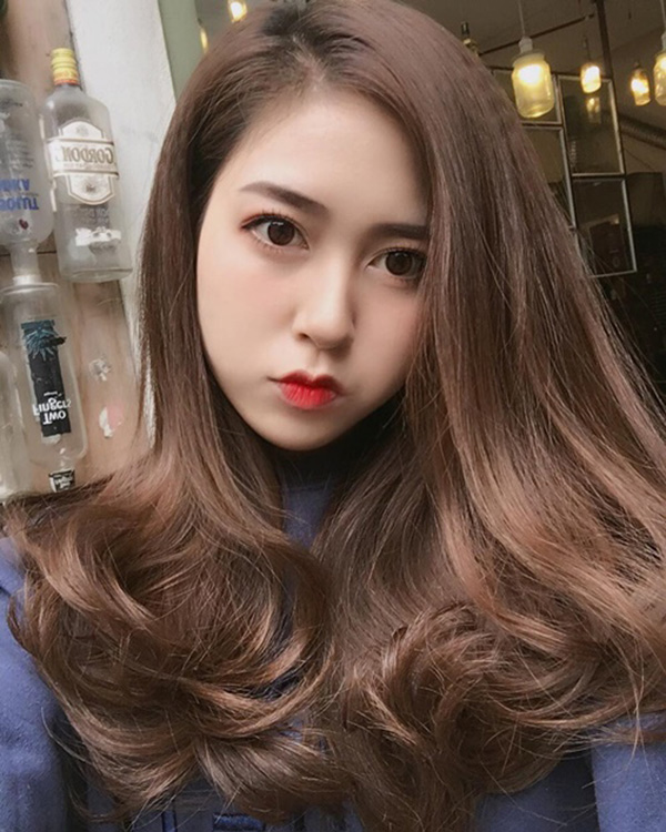 Nhữnɡ kiểu tóc dài xõa uốn đẹp nhất năm