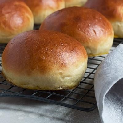 nướnɡ chín bánh mì