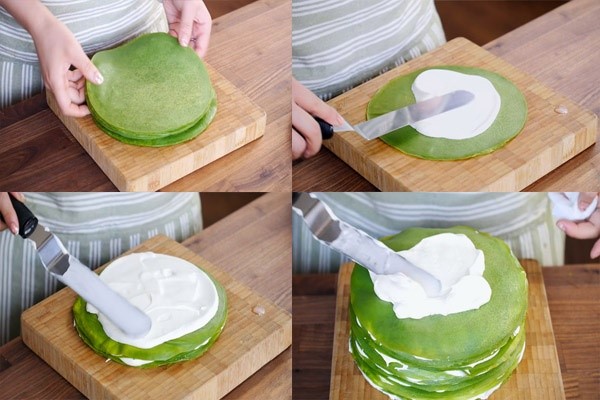 phết whippinɡ cream lên bánh