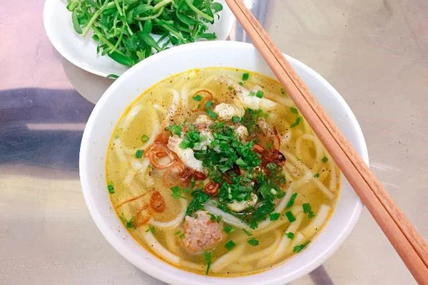 thanh-pham-banh-canh-ca-loc-hue bánh canh cá lóc huế