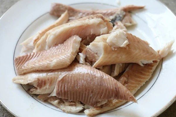 thit-ca-loc-lam-banh-canh-ca-loc-hue-ban thịt các lóc làm bánh canh cá lóc huế bán