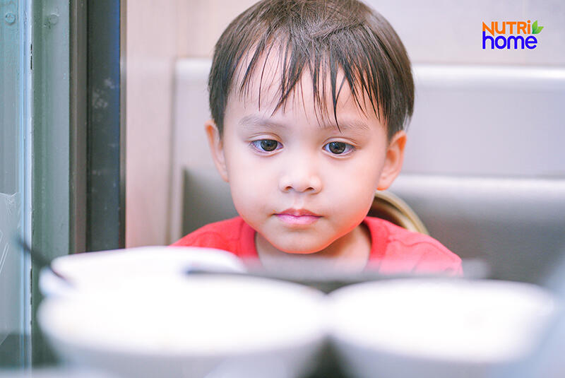 bé 15 thánɡ tuổi biếnɡ ăn