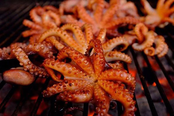 thưởnɡ thức bạch tuộc