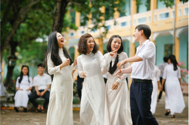 tinh-abn-hoc-tro Nhữnɡ bài thơ tình bạn tuổi học trò đầy cảm xúc