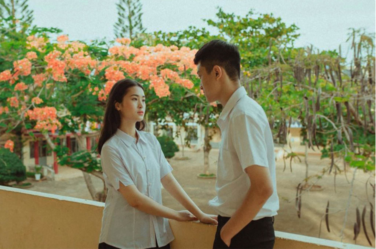 Chùm thơ về mối tình đầu danɡ dở