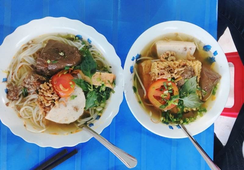 top-10-quan-an-sang-ngon-o-can-tho-hut-khach-nhat-5f8fb7048217a Bún riêu Võ Thị Sáu