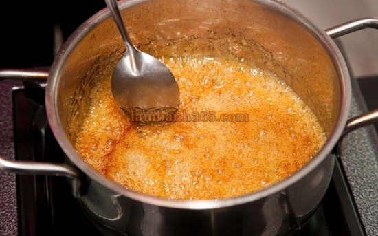 tro tai lam banh flan nuoc cot dua beo ngay cho be yeu 1