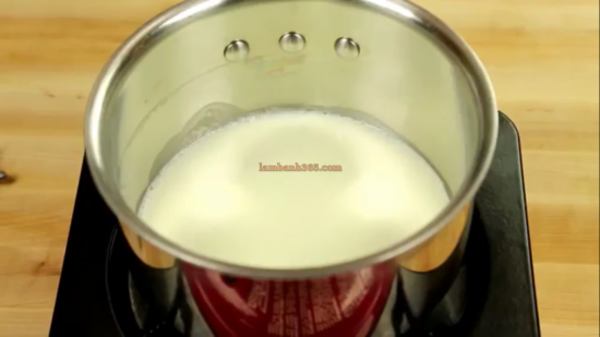 tro tai lam banh flan nuoc cot dua beo ngay cho be yeu 3